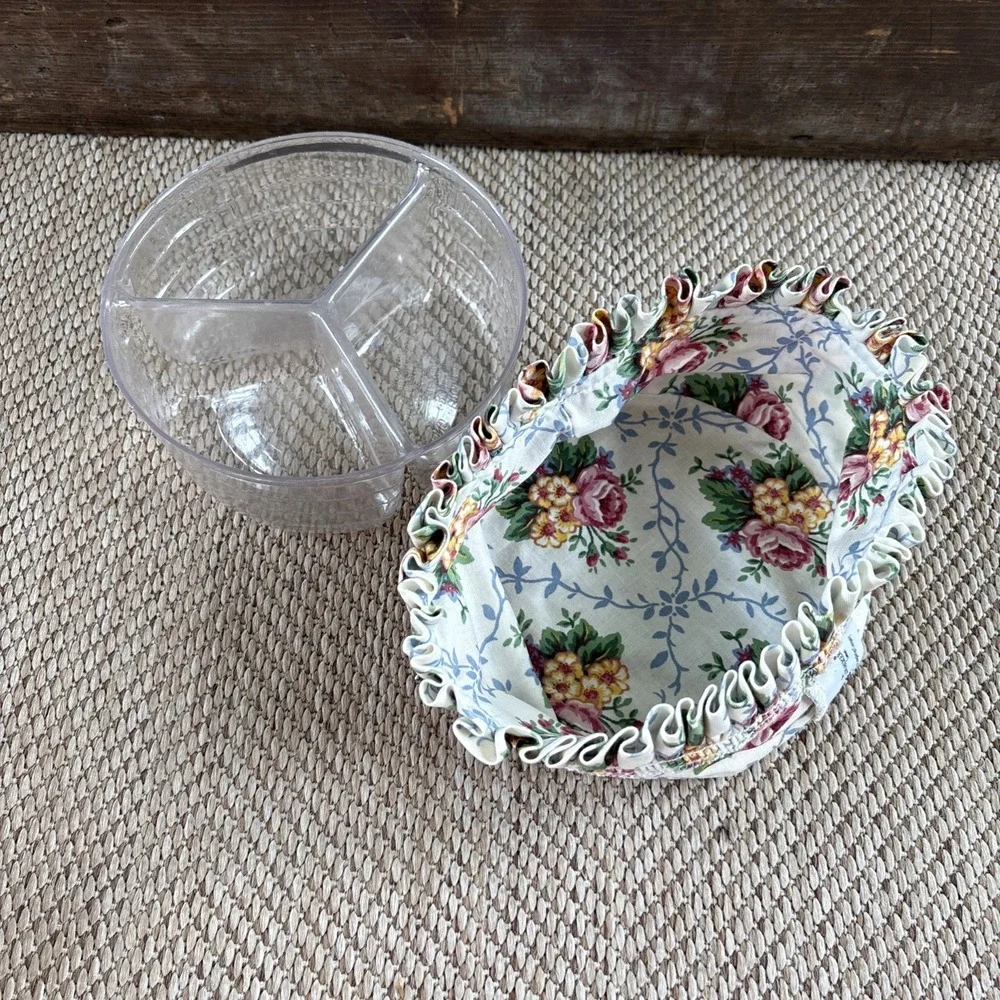 Longaberger 1998 Mother's Day Basket with Tie On, Floral Liner and Protector.